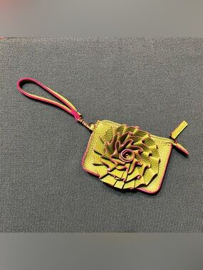 Floral Applique Wristlet in Green with Pink Trim